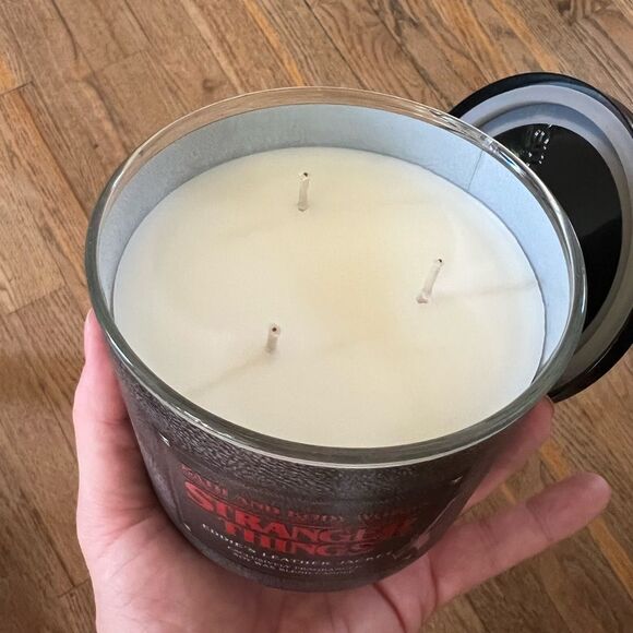 BBW Exclusive Stranger Things Lmtd Edition 3Wick Candle Eddie’s Leather Jacket - Picture 5 of 7